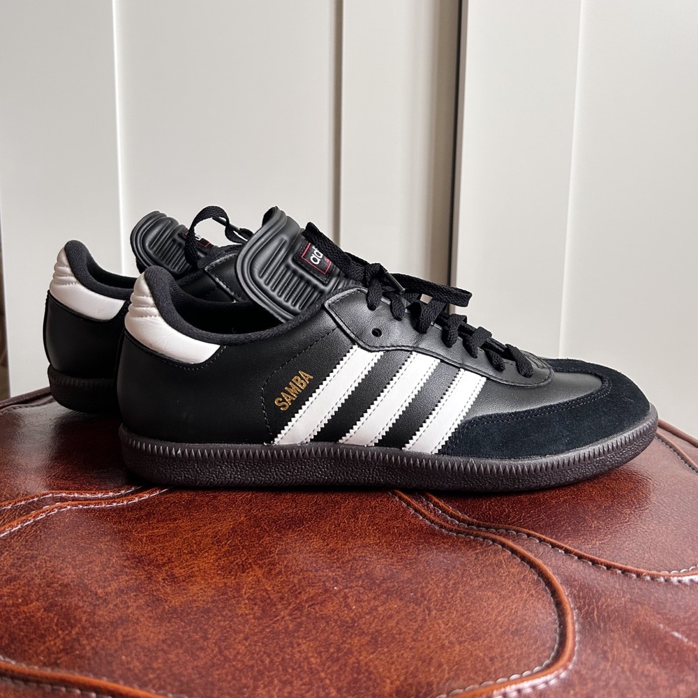 Classic Samba W 9.5 M 8.5